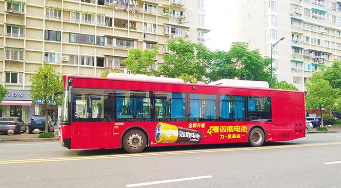公交車(chē)身廣告