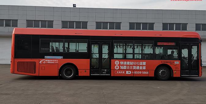 公交車(chē)身廣告