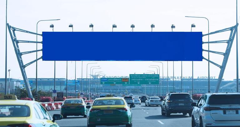 曼谷機(jī)場(chǎng)高速廣告
