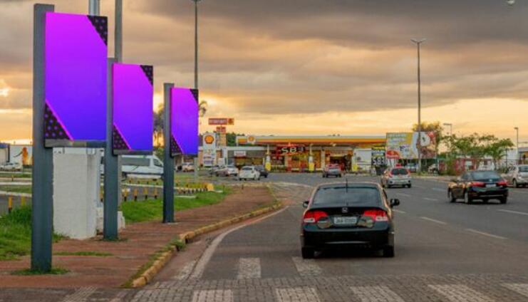 巴西利亞機(jī)場廣告