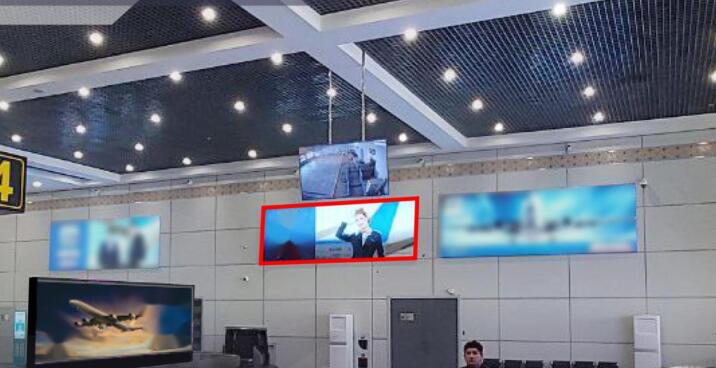 塔什么干機(jī)場廣告