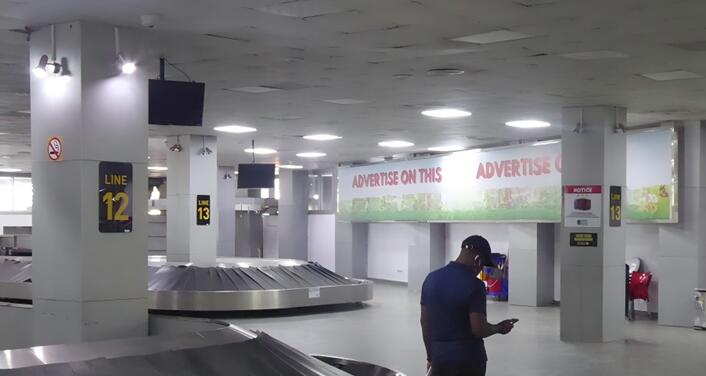 拉各斯機(jī)場廣告